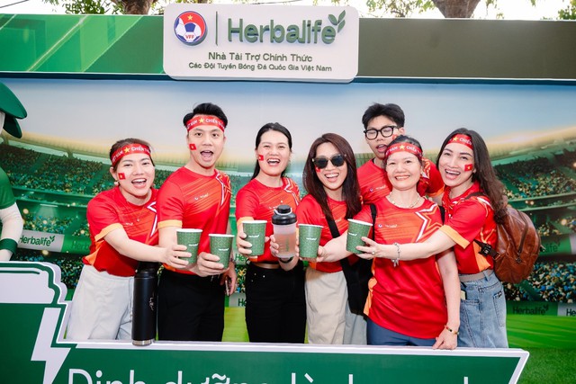 Herbalife Việt Nam tổ chức Fanzone tiếp lửa Đội tuyển Việt Nam trong trận đấu quan trọng gặp Malaysia tại vòng loại Asian Cup 2027- Ảnh 3.