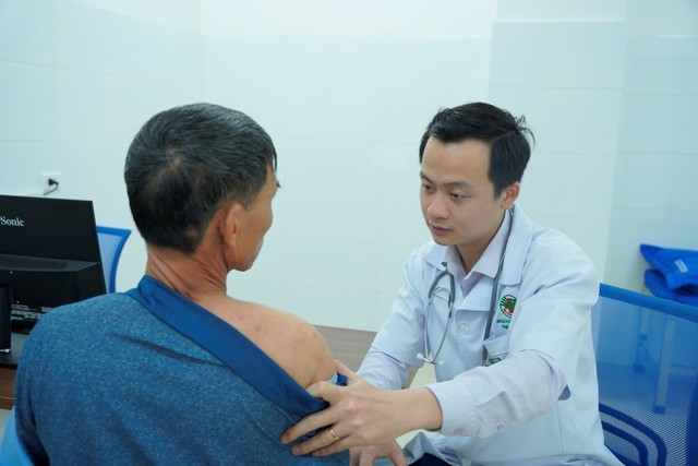 Bệnh viện ĐK TP Vinh triển khai Đơn vị chống đau - Khám, điều trị chuyên sâu các bệnh lý đau mạn tính, đau do bệnh lý thần kinh, cột sống, cơ xương khớp- Ảnh 6.