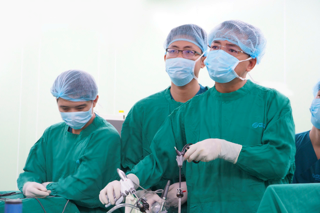 Điều trị sỏi tiết niệu thời hiện đại: Không còn nỗi lo mổ hở, bảo tồn tối đa chức năng thận- Ảnh 1.