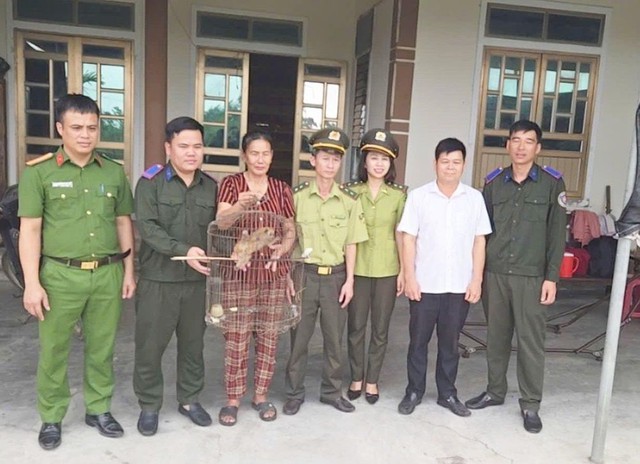 Người dân tự nguyện giao nộp 2 cá thể động vật quý hiếm- Ảnh 2.
