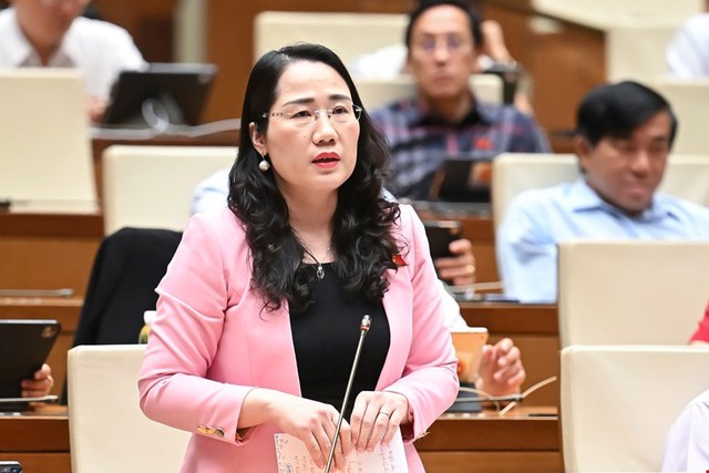 ĐBQH: Miễn học phí, nhưng gánh nặng lại chuyển sang các khoản thu học liên kết- Ảnh 1.