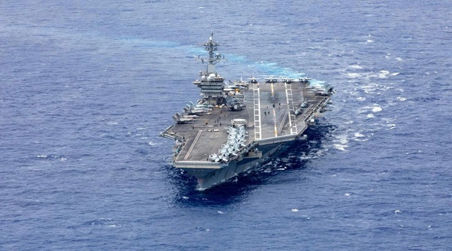 Ba siêu tàu sân bay Mỹ đồng loạt tiến vào Trung Đông- Ảnh 1.