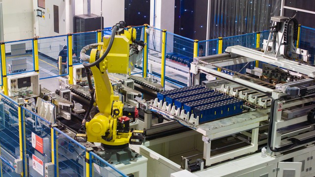 Pin lưu trữ có giúp giảm mạnh hóa đơn điện trong mùa nắng nóng?- Ảnh 1.