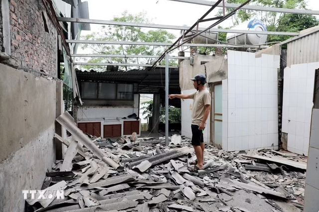 Khẩn trương sơ tán dân, ứng phó sạt lở nghiêm trọng tại Phú Thọ- Ảnh 1.