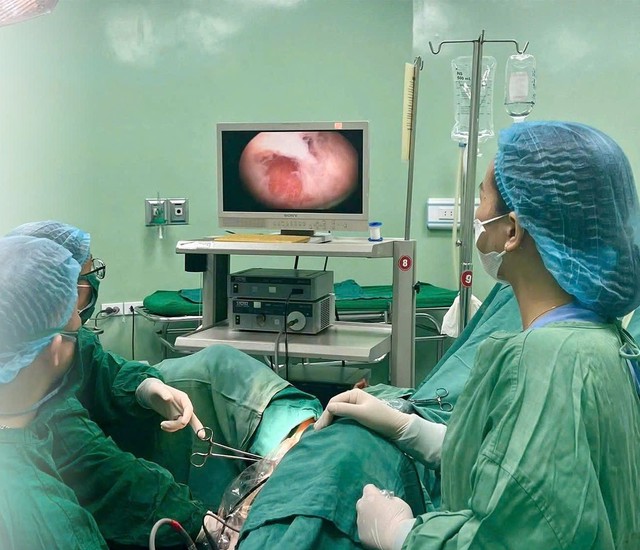 Giành lại thiên chức làm mẹ sau dính buồng tử cung nặng- Ảnh 1.