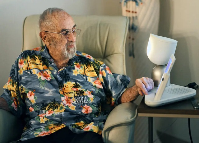 Những 'chìa khóa công nghệ' giúp người cao tuổi an tâm dưỡng già- Ảnh 3.