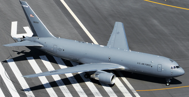 Không quân Mỹ 'mắc kẹt' với máy bay tiếp dầu thời Chiến tranh Lạnh- Ảnh 1.