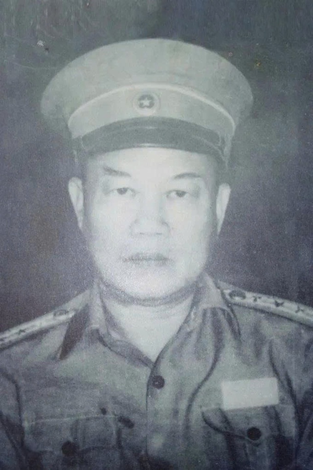 Kỷ niệm 30/4 lịch sử: Đọc trường ca 'Mặt trời nồng ấm trong tim'- Ảnh 2.