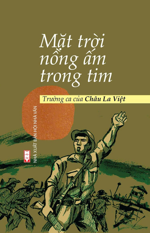 Kỷ niệm 30/4 lịch sử: Đọc trường ca 'Mặt trời nồng ấm trong tim'- Ảnh 1.