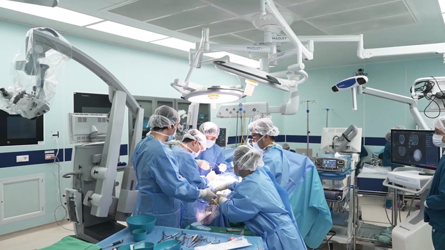 Chấm dứt 17 năm động kinh kháng trị nhờ phẫu thuật đặt điện cực vỏ não tại Vinmec- Ảnh 1.