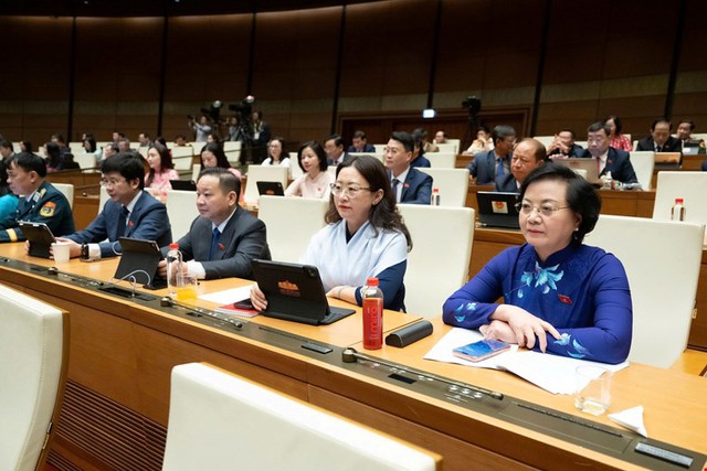 Nghị quyết Kỳ họp thứ Nhất: Tăng nguồn lực cải cách tiền lương nhờ tiết kiệm chi thường xuyên- Ảnh 4.