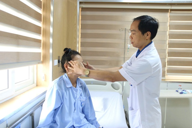 Lấy u tuyến yên qua đường mũi giúp cụ bà thoát cảnh mù lòa- Ảnh 3.