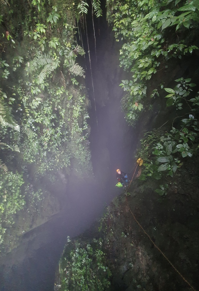 Tại sao hang Chả Nghéo là thách thức lớn với người từng khám phá hàng trăm hang động?- Ảnh 3.