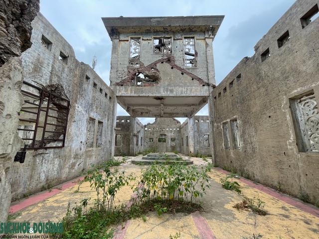 Cận cảnh giáo đường là chứng tích của ‘mùa Hè đỏ lửa’ hơn 50 năm trước- Ảnh 3.