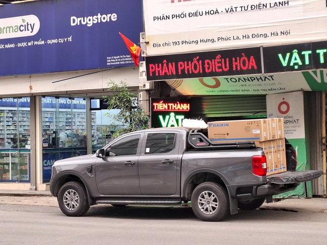 Tài xế xe bán tải khấp khởi chờ 'cởi trói' vào nội đô- Ảnh 3.