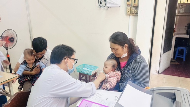 TPHCM thí điểm bác sĩ đến tận nhà khám bệnh với ‘túi y tế thông minh’- Ảnh 3.