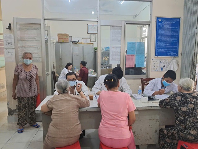 TPHCM đề xuất khám sức khỏe miễn phí cho người lao động tự do, công nhân trên địa bàn không cần nơi cư trú- Ảnh 2.