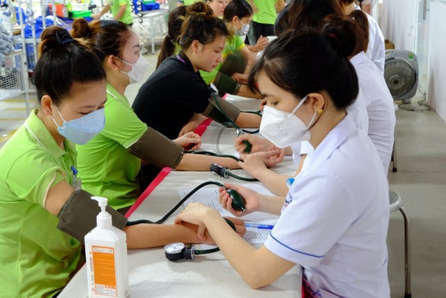 Năm 2025, khoảng 3 triệu lượt người lao động được khám sức khỏe định kỳ, tăng 70%- Ảnh 1.