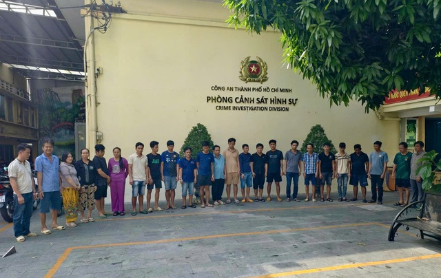 Nhóm tài xế nâng khống trọng tải xe, chiếm đoạt 500 tấn hạt điều ở TPHCM- Ảnh 1.