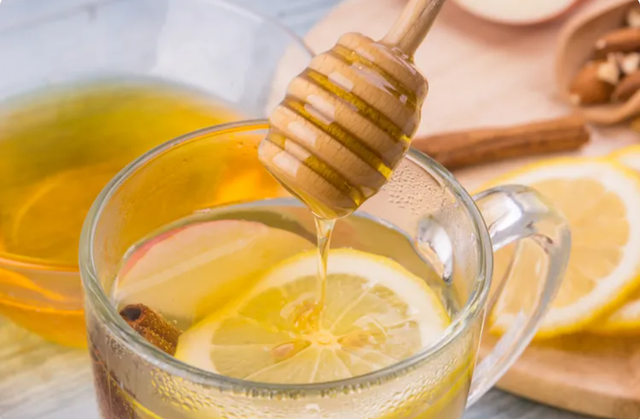 Cơ thể bạn sẽ thay đổi ra sao khi uống nước chanh ấm mỗi sáng- Ảnh 2.