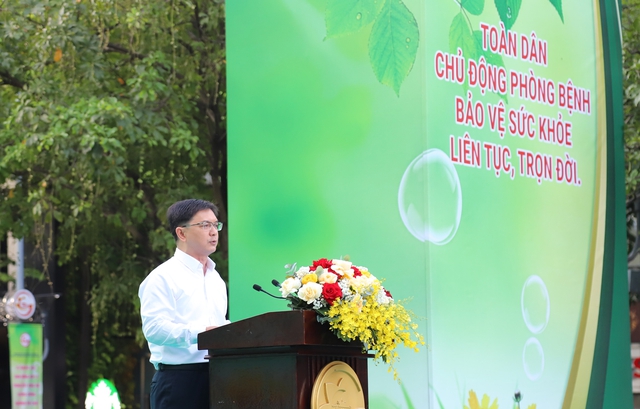 TPHCM phát động Ngày Sức khỏe toàn dân: Đưa y tế đến gần dân, chăm sóc từ sớm- Ảnh 1.