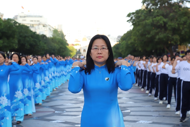 TPHCM phát động Ngày Sức khỏe toàn dân: Đưa y tế đến gần dân, chăm sóc từ sớm- Ảnh 2.