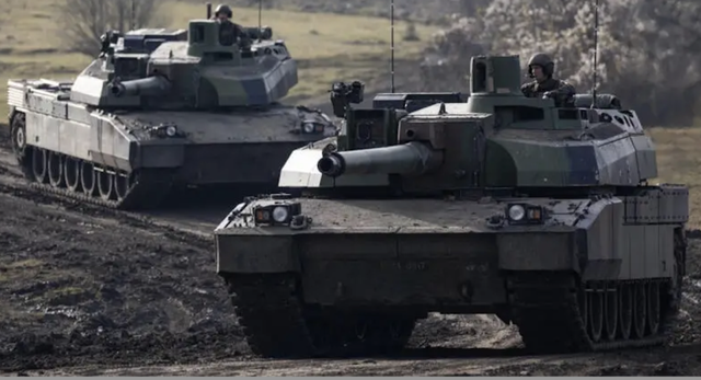 Xe tăng chủ lực Leclerc của Pháp triển khai sát Ukraine- Ảnh 1.