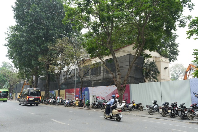 Tháo dỡ khách sạn trăm tỉ trên 'đất vàng' cạnh Hồ Gươm- Ảnh 11. Tháo dỡ khách sạn trăm tỉ trên 'đất vàng' cạnh Hồ Gươm- Ảnh 11.