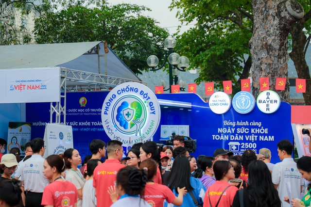 Việt Nam lần đầu tổ chức 'Ngày sức khỏe toàn dân': Long Châu và Bayer cùng ngành y tế đẩy lùi gánh nặng đột quỵ trong cộng đồng, bắt đầu từ sự chủ động- Ảnh 2. Việt Nam lần đầu tổ chức 'Ngày sức khỏe toàn dân': Long Châu và Bayer cùng ngành y tế đẩy lùi gánh nặng đột quỵ trong cộng đồng, bắt đầu từ sự chủ động- Ảnh 2.