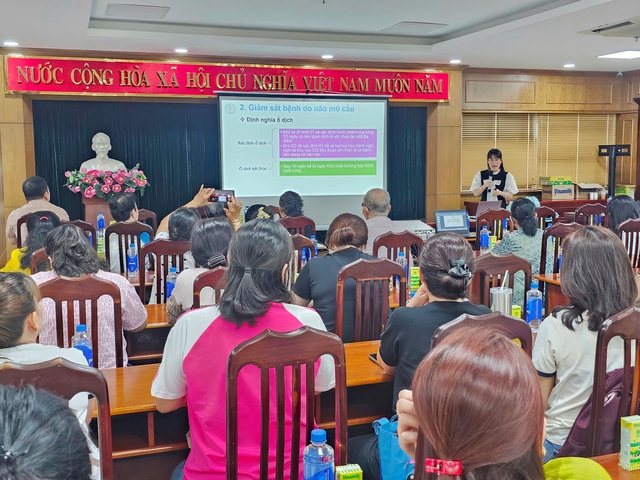 Hưởng ứng Ngày Sức khỏe toàn dân 7/4: Tăng cường nhận diện, phòng bệnh não mô cầu, tay chân miệng và tiêu chảy do Rota- Ảnh 1. Hưởng ứng Ngày Sức khỏe toàn dân 7/4: Tăng cường nhận diện, phòng bệnh não mô cầu, tay chân miệng và tiêu chảy do Rota- Ảnh 1.