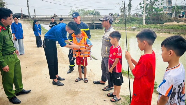 Báo động tình trạng đuối nước trẻ em khi mùa hè chưa tới- Ảnh 3.