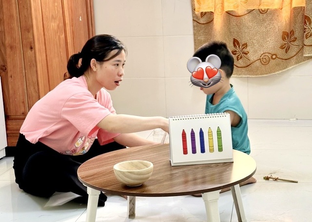 Mỗi trẻ bị rối loạn phổ tự kỷ đều xứng đáng được thấu hiểu và đồng hành- Ảnh 3.