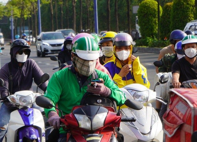 Nắng nóng gay gắt, miền Bắc nhiều nơi trên 40 độ- Ảnh 1.