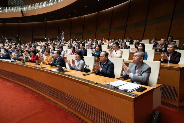 Sáng nay, Quốc hội phê chuẩn bổ nhiệm các Phó Thủ tướng, Bộ trưởng, thành viên Chính phủ- Ảnh 1.