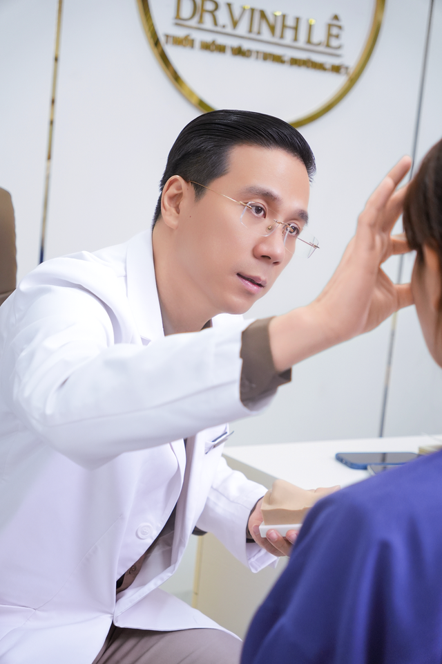 ThS.BS Lê Hoàng Vinh: Phụ nữ trung niên có cần can thiệp thẩm mỹ?- Ảnh 3. ThS.BS Lê Hoàng Vinh: Phụ nữ trung niên có cần can thiệp thẩm mỹ?- Ảnh 3.