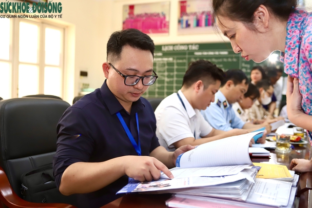 Ba Đình kiểm tra an toàn thực phẩm tại các bếp ăn trường học- Ảnh 2. Ba Đình kiểm tra an toàn thực phẩm tại các bếp ăn trường học- Ảnh 2.