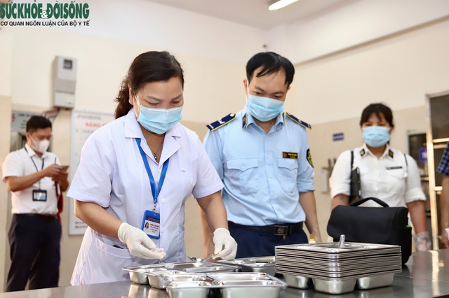 Ba Đình kiểm tra an toàn thực phẩm tại các bếp ăn trường học- Ảnh 6. Ba Đình kiểm tra an toàn thực phẩm tại các bếp ăn trường học- Ảnh 6.