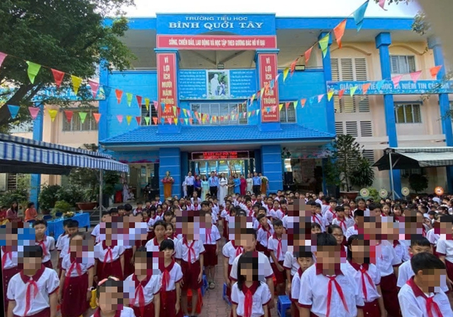 Hơn 100 học sinh tại TPHCM có triệu chứng đau bụng, nôn ói, nghi ngộ độc thực phẩm- Ảnh 1.