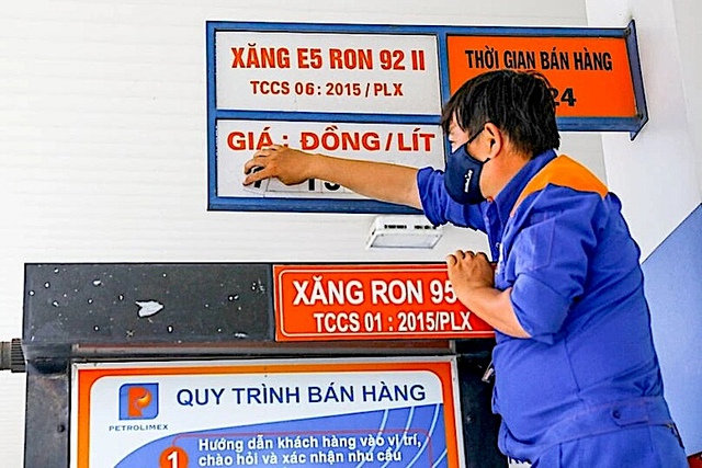 Giá xăng dầu giảm, Hà Nội yêu cầu doanh nghiệp vận tải rà soát, kê khai lại và điều chỉnh giá cước tương ứng, bảo đảm đúng quy định và quyền lợi người dân.