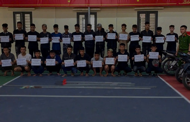 Triệu tập 23 đối tượng tụ tập mang hung khí, gây rối trật tự công cộng tại Hải Phòng- Ảnh 1. Triệu tập 23 đối tượng tụ tập mang hung khí, gây rối trật tự công cộng tại Hải Phòng- Ảnh 1.