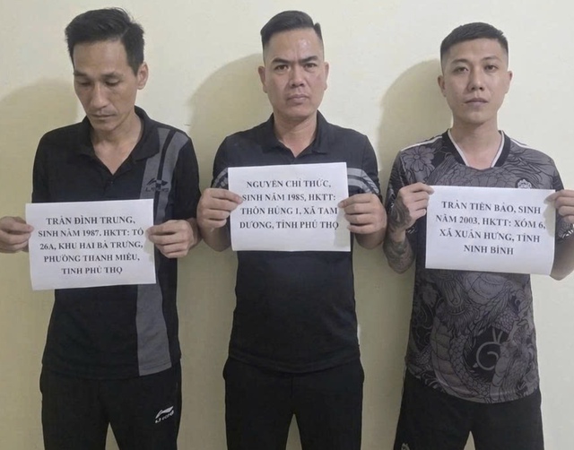 Nhân viên 17 tuổi bị giữ, đánh đập trong quán karaoke để đòi nợ- Ảnh 1.