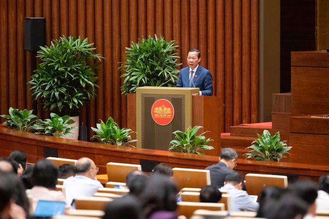 Chính thức trình Quốc hội giảm mạnh thuế xăng dầu- Ảnh 3. Chính thức trình Quốc hội giảm mạnh thuế xăng dầu- Ảnh 3.