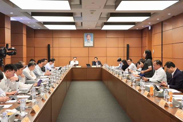 Chủ tịch Quốc hội đề nghị mở rộng phạm vi trợ giúp pháp lý đối với trẻ em, người gặp biến cố tài chính - Ảnh 1.