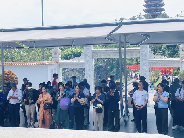 Tri ân tại Ngã ba Đồng Lộc- Ảnh 14.