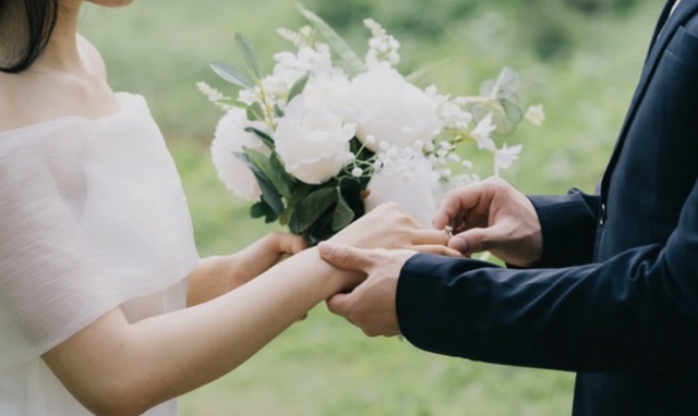 Ngăn cản con kết hôn, cha mẹ có thể bị truy cứu trách nhiệm hình sự- Ảnh 1.