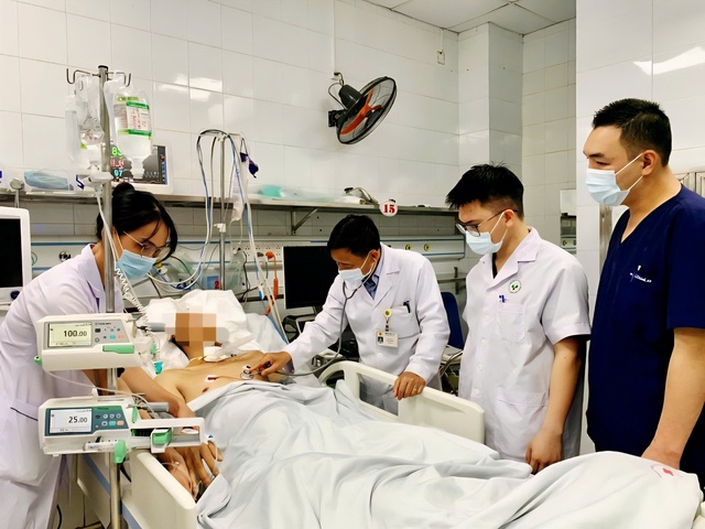 Lao động ngành y - lao động lặng thầm giữ gìn nâng niu sự sống- Ảnh 2.