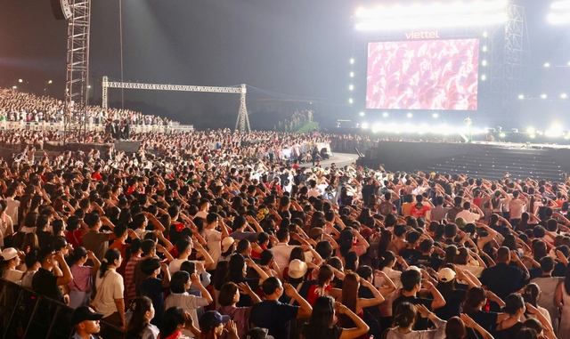 Hào khí quân đội rực lửa trong Sao Nhập Ngũ Concert- Ảnh 4. Hào khí quân đội rực lửa trong Sao Nhập Ngũ Concert- Ảnh 4.