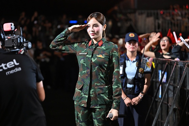 Hào khí quân đội rực lửa trong Sao Nhập Ngũ Concert- Ảnh 3. Hào khí quân đội rực lửa trong Sao Nhập Ngũ Concert- Ảnh 3.