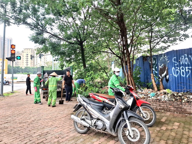 Cận cảnh công viên hồ điều hòa trên 'đất vàng' giữa Thủ đô bị bỏ hoang suốt 16 năm- Ảnh 9.