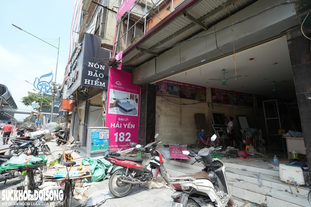 Cận cảnh loạt công trình mặt đường Nguyễn Trãi được tháo dỡ làm đường Vành đai 2,5- Ảnh 6.
